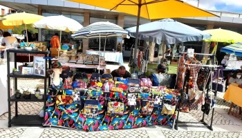 Mercado Praia da Areia Branca - Portugal