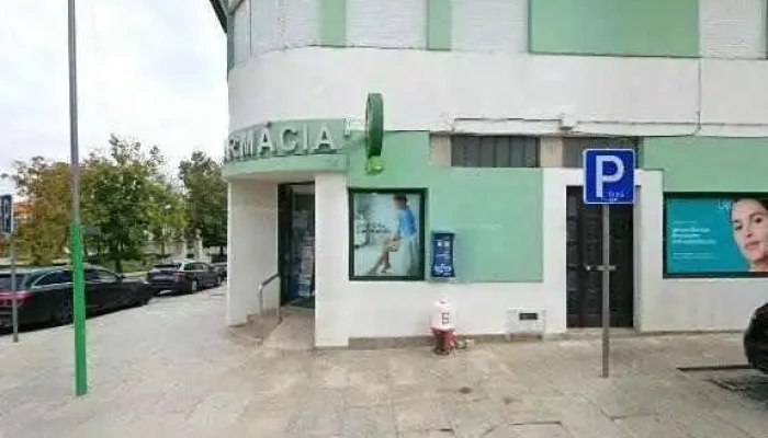 Farmacia Rainha -    Luz Cardoso Actividade Farmaceutica Lda Tudo - Carrazeda De Ansiães