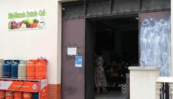 Mini Mercado - 2670-536 Loures
